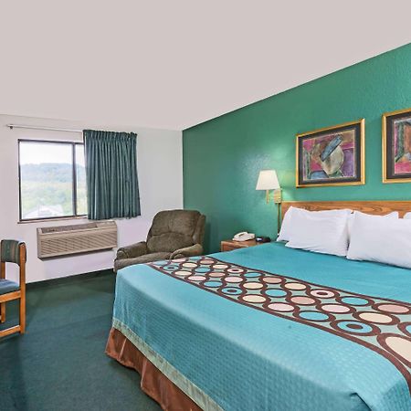 Super 8 By Wyndham New Stanton Hotel Exterior photo