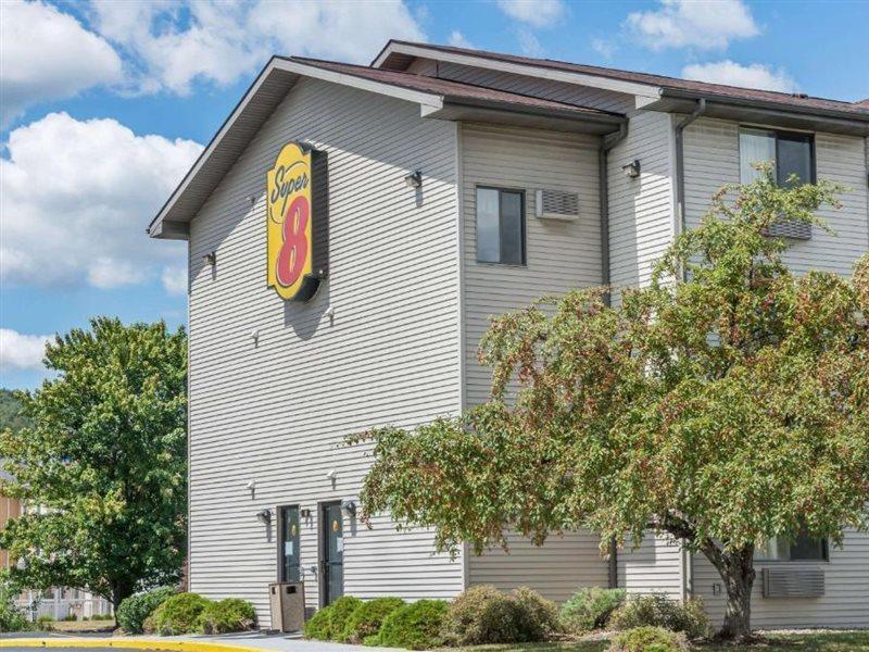 Super 8 By Wyndham New Stanton Hotel Exterior photo