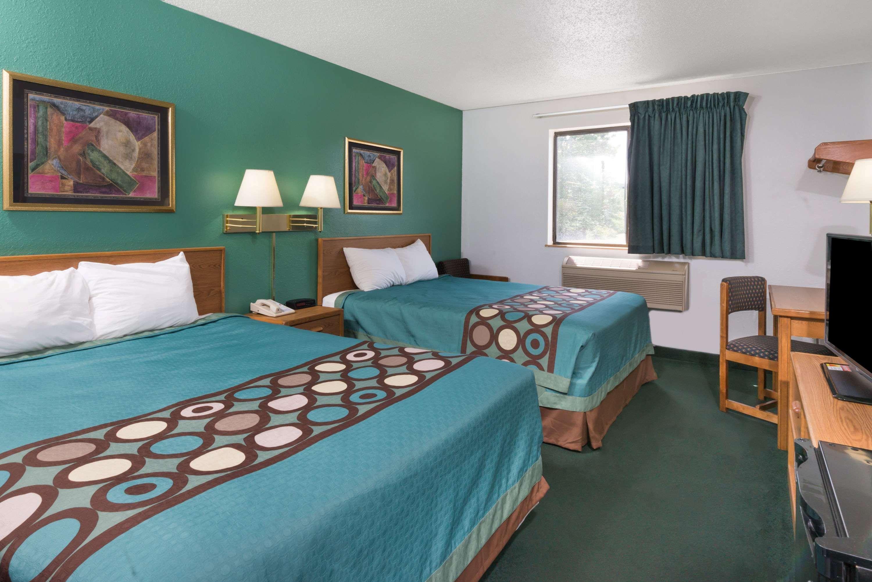 Super 8 By Wyndham New Stanton Hotel Exterior photo